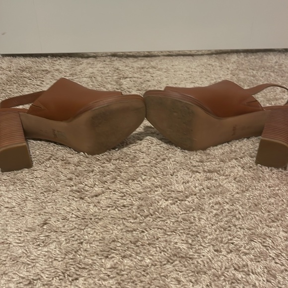Coach leather heels size 10 - Picture 4 of 4